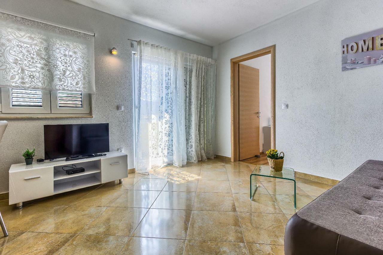 Poljica  Apartmani Palada מראה חיצוני תמונה